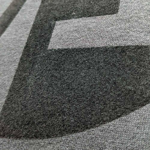 Flockdruck auf T-Shirt – Stoff³